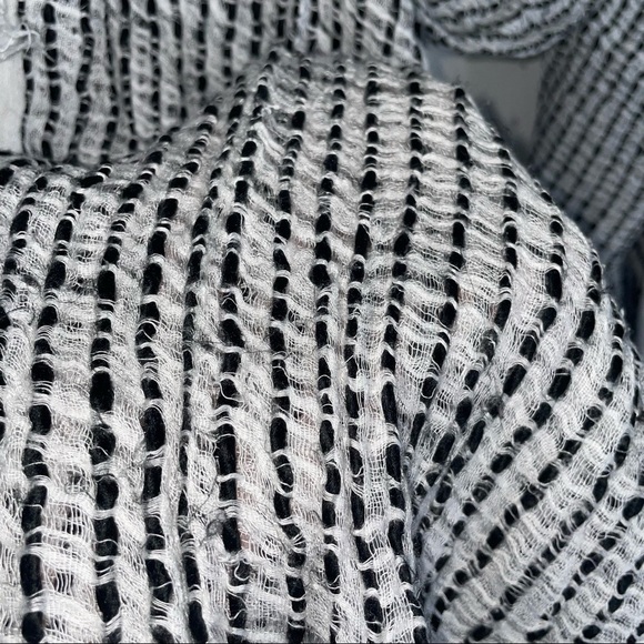 Mossimo Supply Co. Scarf Woven Eyelash Threaded Scarf Fringe Tassel Ends - Picture 4 of 5